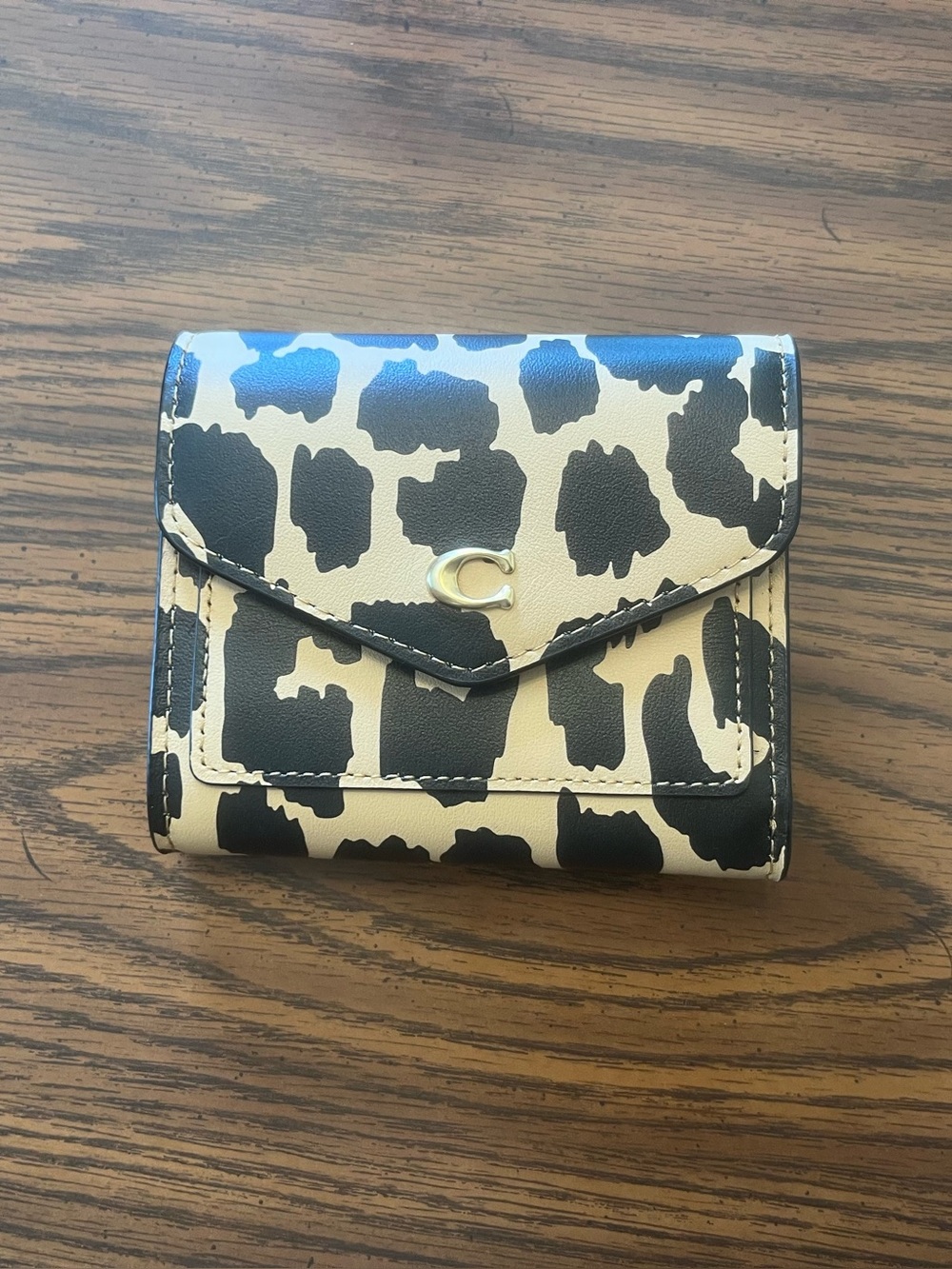NWOT Coach Wyn Black and Tan Leopard Print Wallet - Picture 2 of 4